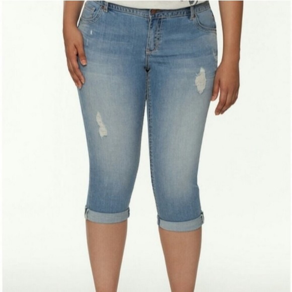 Lane Bryant Genius Fit Capri blue distressed Jean Pants Size 26 *
